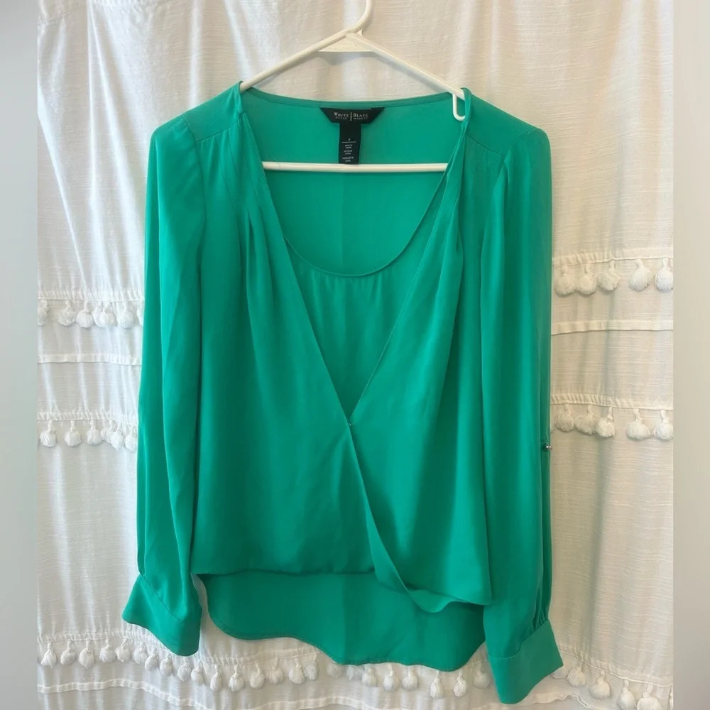 White House Black Market greee blouse with silver buttons size XS
